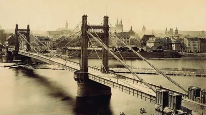 Most císaře Františka Josefa I., předchůdce Štefánikova mostu