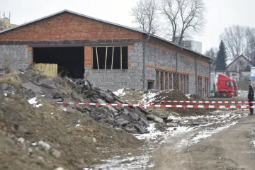 Nebezpečný odpad u Frýdku-Místku město zabezpečí, ale likvidaci odloží. Policie hledá viníka