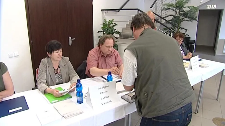Lidé z Bohuňovic na Olomoucku včera v referendu odmítli rozšíření místního letiště.