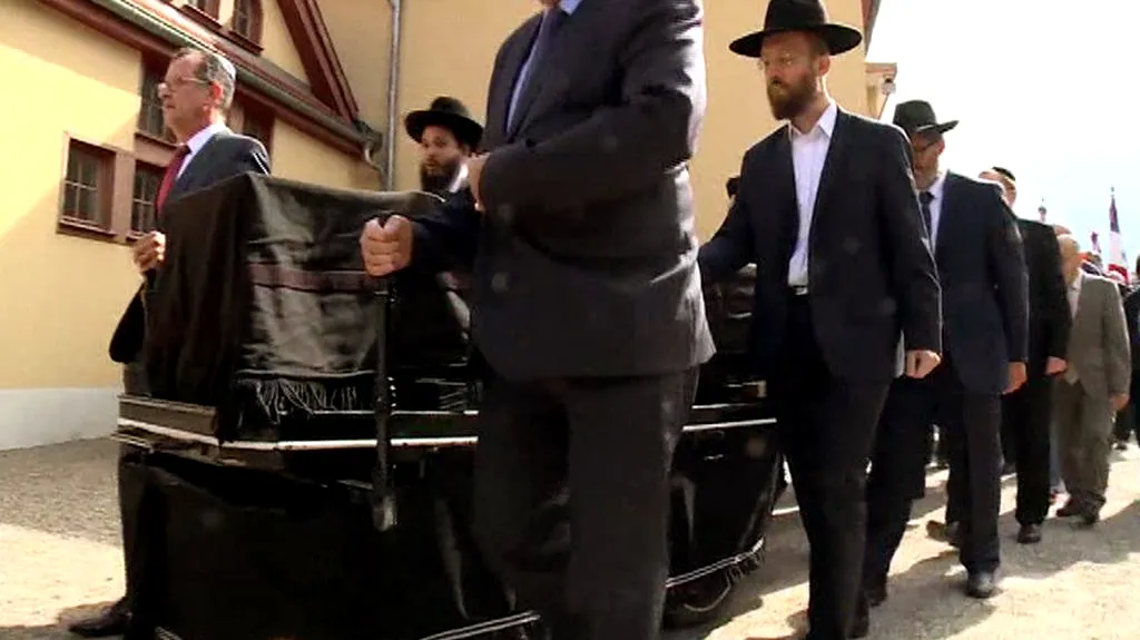 Pohřeb obětí holocaustu ve Francii