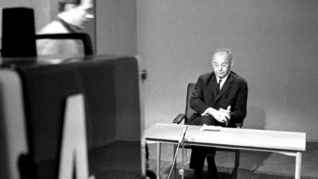 Gustáv Husák při televizním projevu 17. dubna 1969
