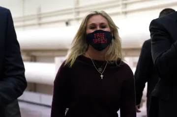 Sněmovna reprezentantů potrestala republikánku kvůli konspiracím i podpoře násilí, odvolala ji z výborů