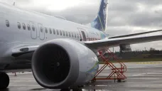 Díra v trupu letadla Boeing 737-9 MAX společnosti Alaska Airlines.