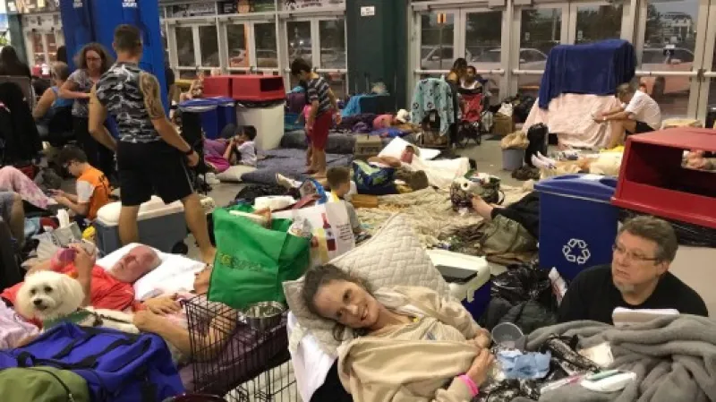 Stadion v Esteru se stal dočasným úkrytem pro tisíce lidí