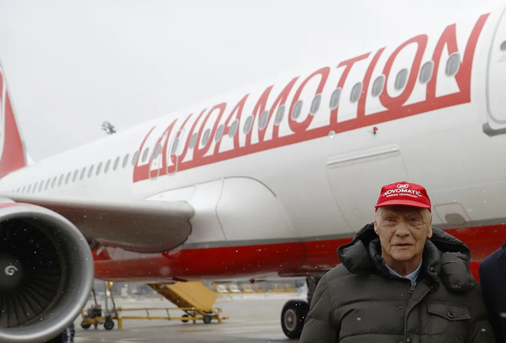 Ve své letecké stáji měl Airbusy (A320) i nedávno zesnulý závodník Formule 1 a pilot dopravních letadel Niki Lauda