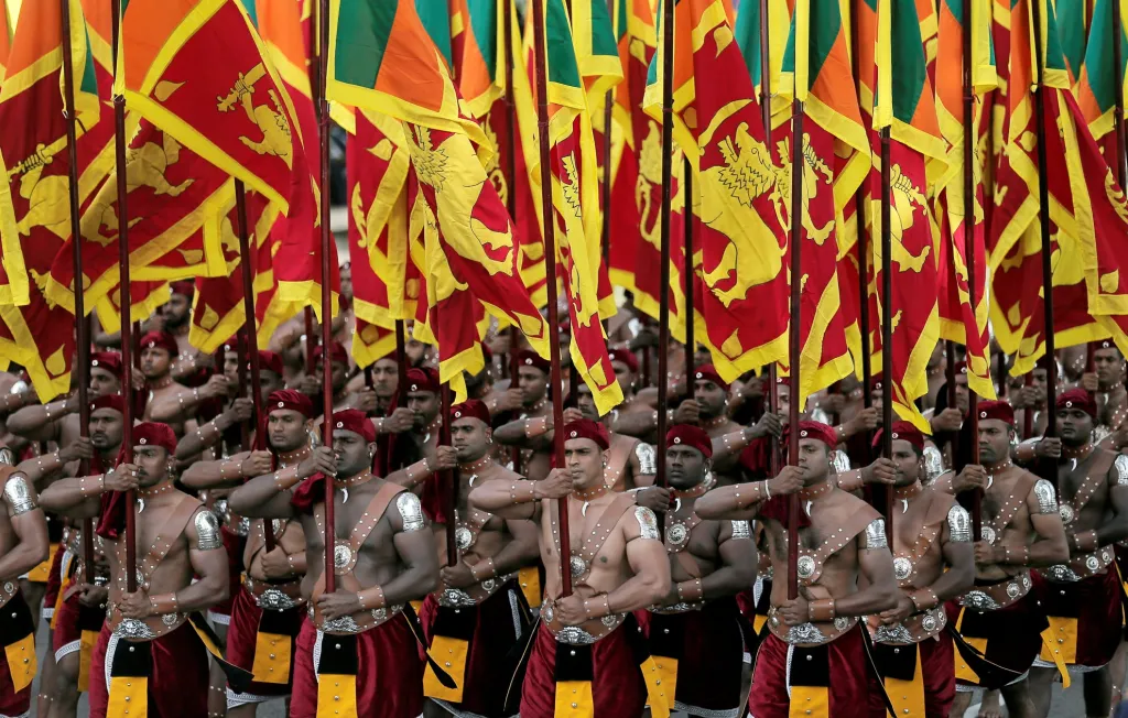 Srí Lanka oslavila Den nezávislosti vojenskou přehlídkou v hlavním městě Kolombo. Na přehlídce se objevila vojenská jednotka polonahých příslušníků armády