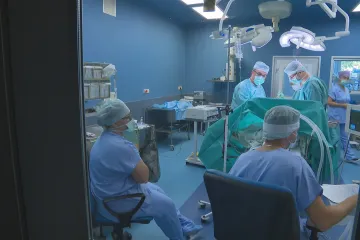 Nemocnice neomezí akutní péči kvůli vypovězeným přesčasům. Některé zkrátí provoz ambulancí a zruší plánované operace