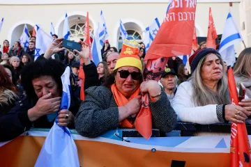 Tisíce Izraelců se rozloučily s Bibasovou a jejími dětmi