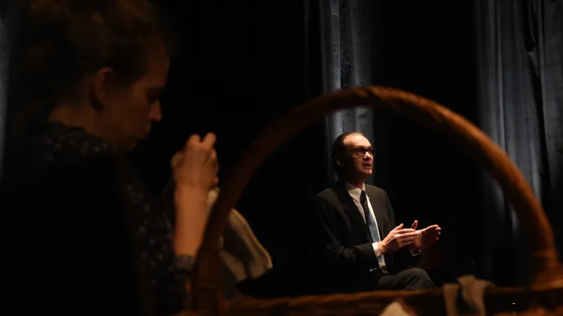 Hra Slyšení - Komorní scéna Aréna