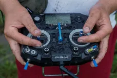 Roboti jsou budoucnost této války, říká ukrajinský operátor pozemních dronů