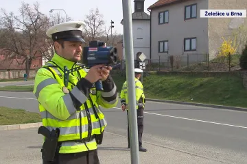 Speed Marathon. Policisté měří rychlost, kde, to si vybrali lidé