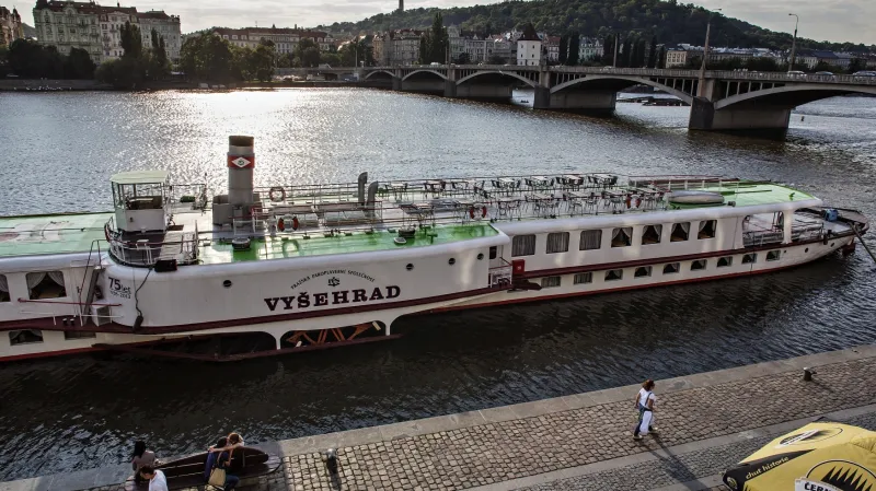 Historický parník Vyšehrad