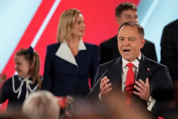 V prezidentských volbách v Polsku podle odhadů vede Nawrocki
