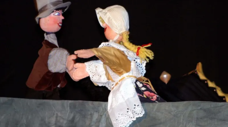 Isabelle Durand /  Krinolina