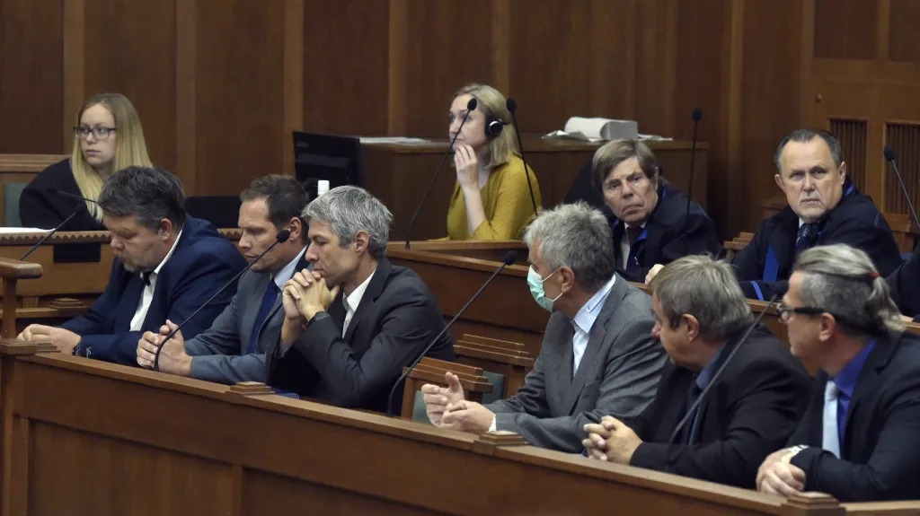 Skupina obžalovaných před Krajským soudem v Ostravě