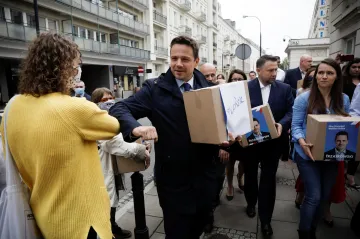 Varšavský primátor mobilizuje příznivce opozice, Kaczyński varuje před morální krizí