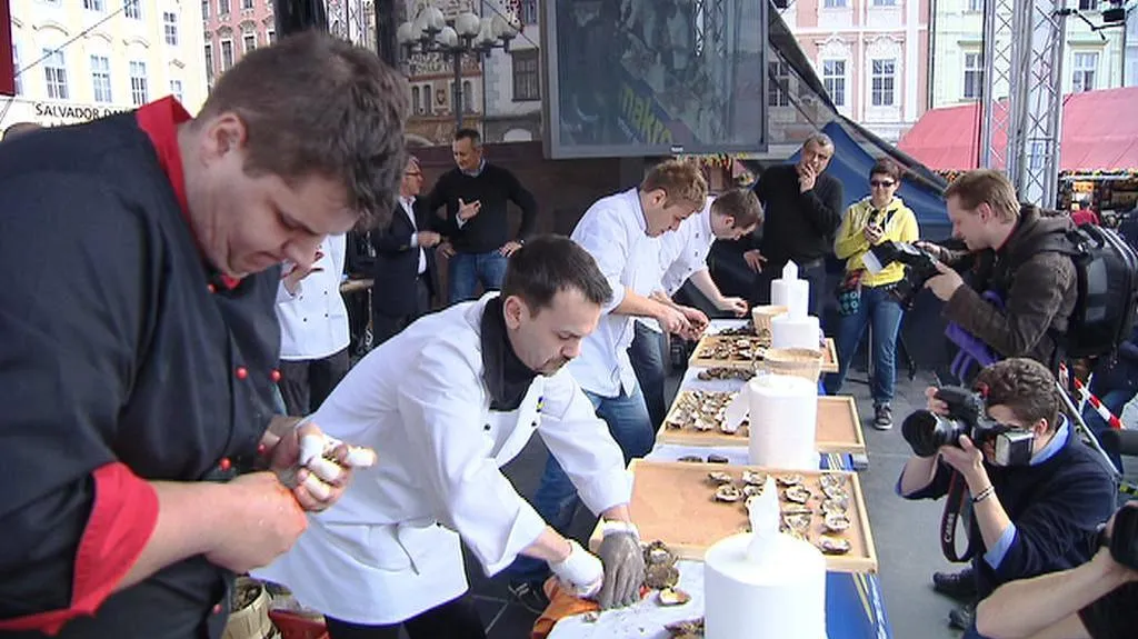 Otevírání ústřic