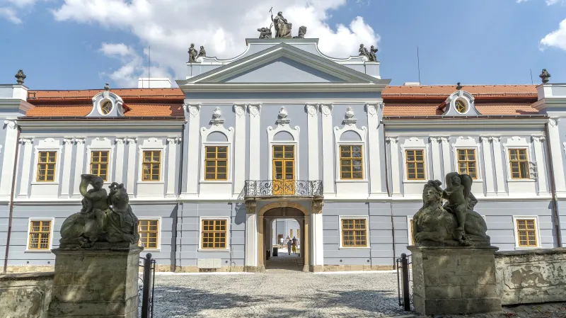 Zámek Peruc