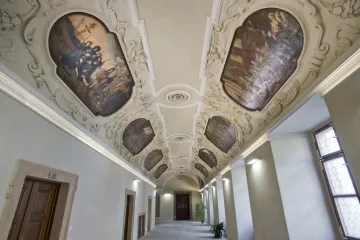 Po té dlažbě chodili kdysi jezuiti, nyní restaurátoři. Opravy Klementina pokračují