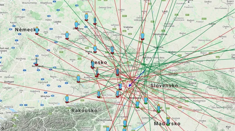 Mapa pozorovatelů IMO, na mapě jsou vyznačeny směry pozorování a modrá šipka znázorňuje odhad průletu tělesa.