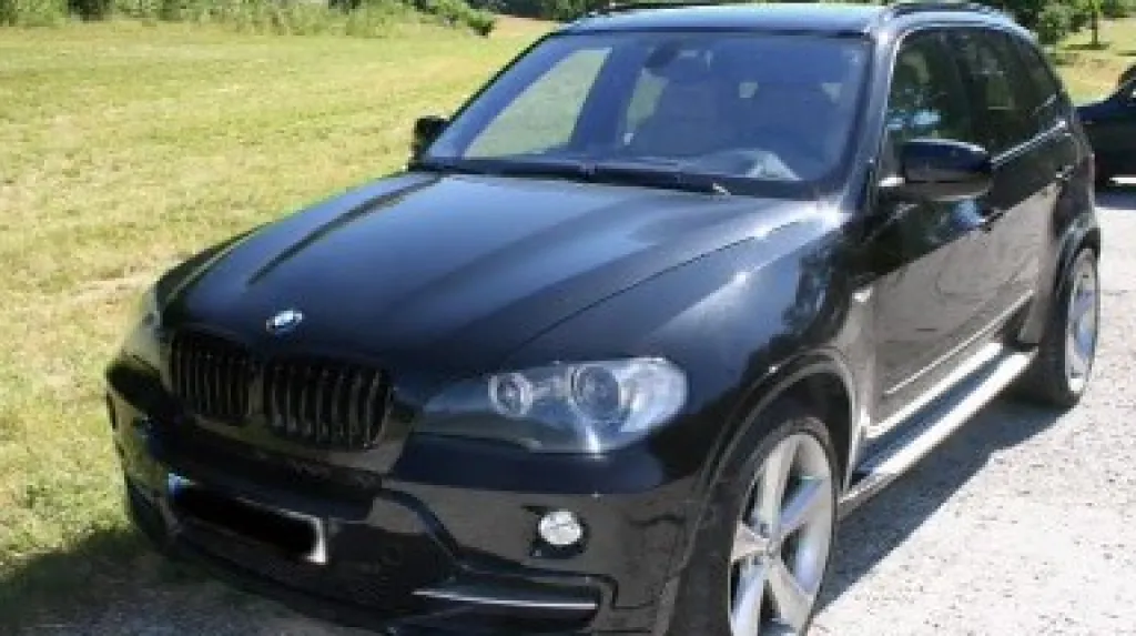 Ukradené luxusní auto