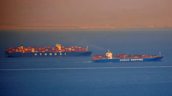 Čínské kontejnerové lodě v Rudém moři