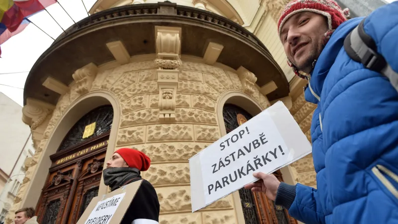 U radnice se sešli lidé nespokojení s plánovanou stavbou na Parukářce