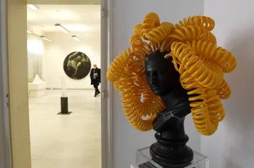 Desítky expozic představí tvorbu stovek umělců. Začíná veletrh Art Prague