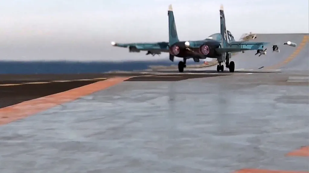 Start ruského letounu z Admirála Kuzněcova