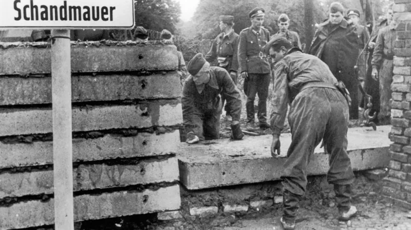 Stavba Berlinské zdi
