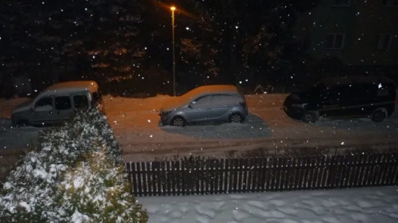 Nový sníh v Jirkově na Chomutovsku Zdroj: Facebook Počasí ČT / Roman Závora