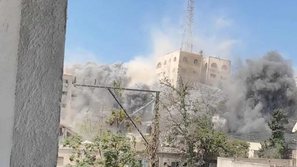 Zničení budovy v Gaze po izraelském úderu (6. září 2025)