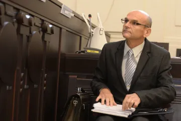 Soud znovu uznal soudce Elischera vinným z korupce