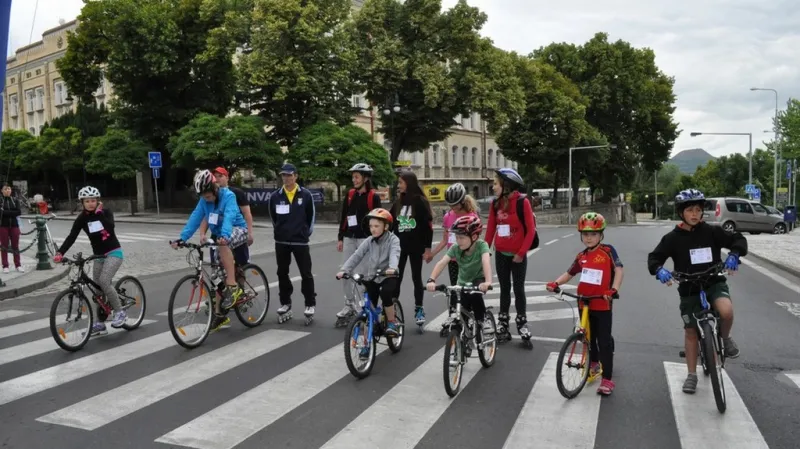Malí cyklisté před startem závodu