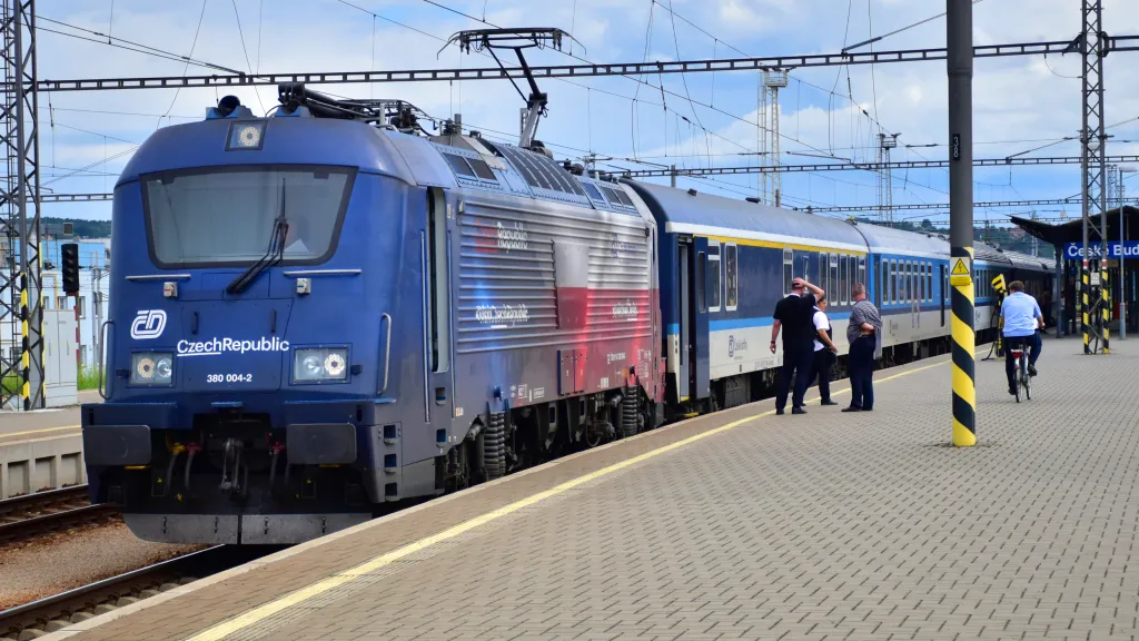 Nejvýrazněji s novým jízdním řádem zrychlí vlaky mezi Prahou a Českými Budějovicemi