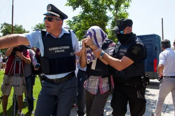 Řecko odsoudilo osm tureckých zběhů ke dvěma měsícům vězení