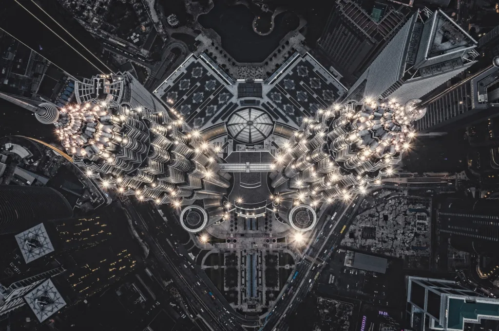 Vítěz kategorie Urban: snímek Alien Structure on Earth zobrazuje věže v Kuala Lumpur