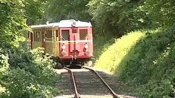 Vlak na obnovené trati