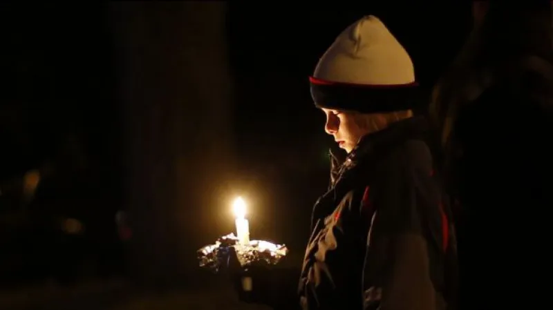 Události: Pokračuje vyšetřování tragédie v Newtownu