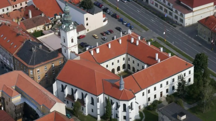 Zlínský kraj: bývalý františkánský klášter v Uherském Hradišti. Založen byl v roce 1490, během staletí několikrát vyhořel, nyní zde sídlí pracoviště Moravského zemského archivu. Zpřístupněn bude refektář, rajský dvůjr a sklepy kláštera.