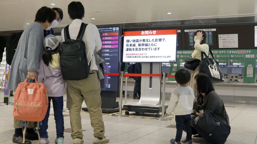 Kvůli zemětřesení byly zrušeny vlakové spoje