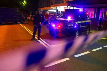 Australská policie zastřelila mladého útočníka, který pobodal muže v Perthu