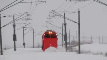 Odklízení sněhu na železnici