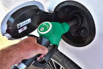 Paliva v Česku opět zlevňují