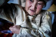Tataři v rybích kůžích. Nanajci jsou národem na řece Amur, jemuž zima vyhovuje