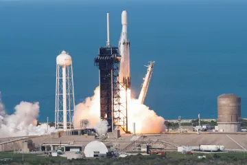 SpaceX míří na burzu a chce výrazně překonat saúdské těžaře