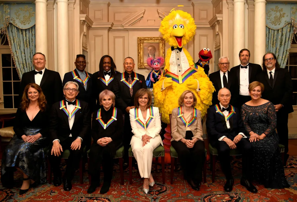 Slavnostní večeře pořádaná na ministerstvu zahraničí ve Washingtonu 7. prosince 2019 přinesla překvapení v podobě hostů ze slavné filmové série The Mupets