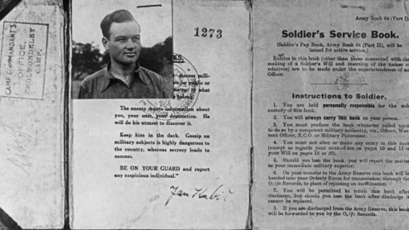 Vojenská knížka Jana Kubiše. Zdroj: ČTK