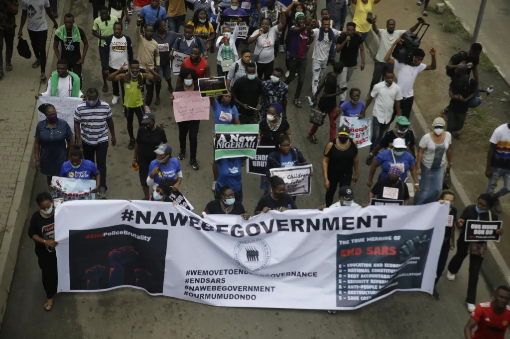 Demonstrace proti policejní brutalitě si v Nigérii vyžádaly několik obětí