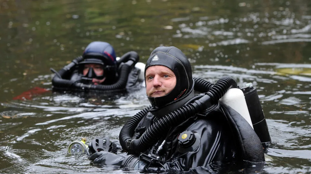 David Vondrášek se právě vynořil - strávil pět dní pod hladinou